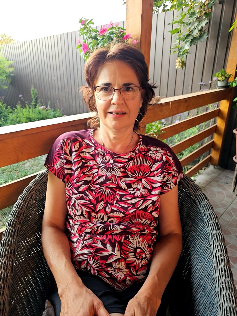 Balog Katalin, kognitív viselkedésterápiás konzultáns, kedves mosollyal